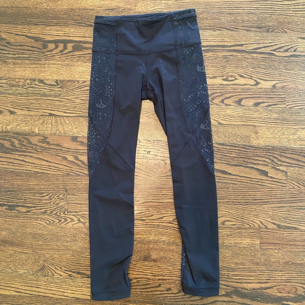 Lululemon black crop leggings